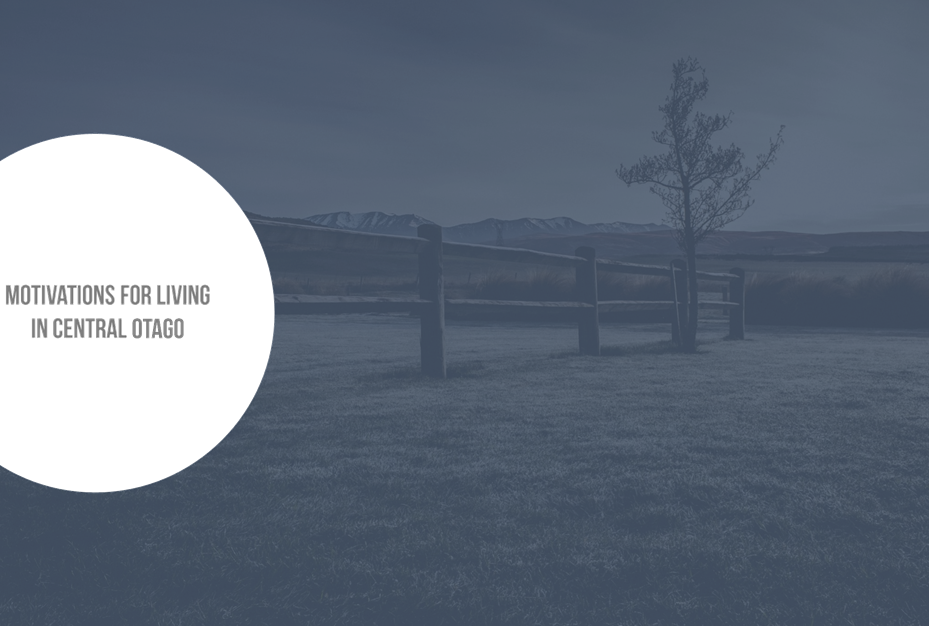 A fence in a field

Description automatically generated