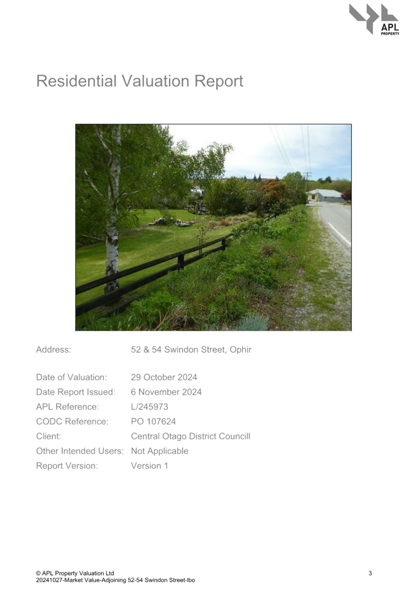 A close-up of a fence

Description automatically generated